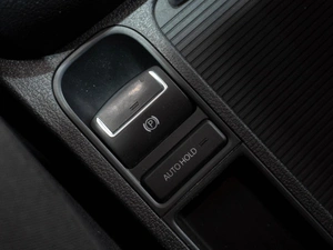 Внедорожник Volkswagen Tiguan 2012 года, 1449000 рублей, Тюмень