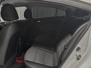 Седан Kia Cerato 2015 года, 850000 рублей, Красноярск