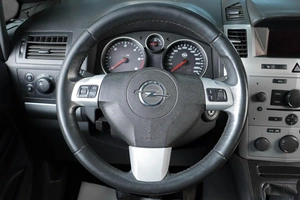 Минивэн Opel Zafira 2013 года, 959000 рублей, Тюмень