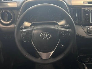 Внедорожник Toyota RAV4 2016 года, 2190000 рублей, Омск