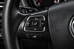 Внедорожник Volkswagen Tiguan 2011 года, 1229000 рублей, Челябинск