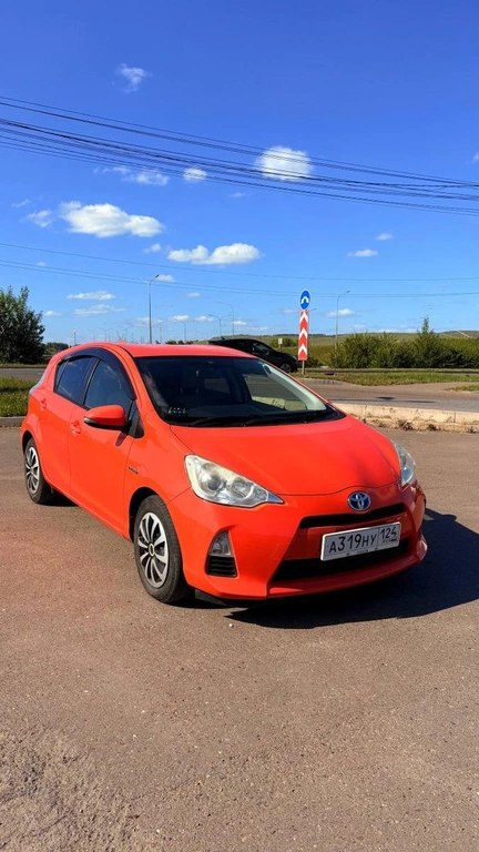 Хетчбэк Toyota Aqua 2013 года, 767000 рублей, Красноярск