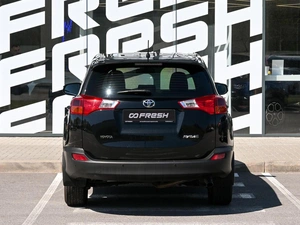 Внедорожник Toyota RAV4 2013 года, 1549800 рублей, Волгоград