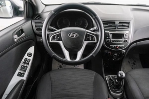 Седан Hyundai Solaris 2015 года, 749000 рублей, Красноярск