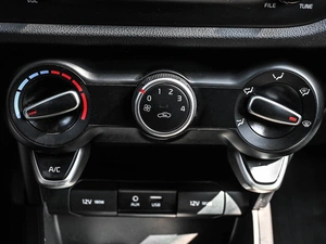 Хетчбэк Kia Rio X-Line 2019 года, 1599000 рублей, Кирилловка