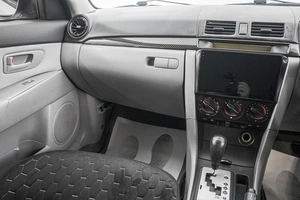 Седан Mazda Axela 2004 года, 419000 рублей, Барнаул