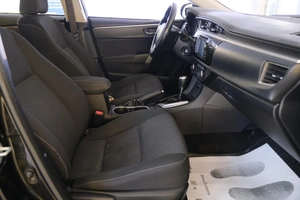 Седан Toyota Corolla 2014 года, 1399000 рублей, Омск