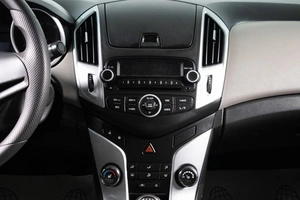 Седан Chevrolet Cruze 2013 года, 809000 рублей, Сургут