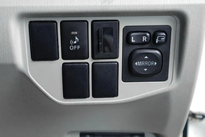 Лифтбек Toyota Prius 2014 года, 999000 рублей, Тюмень