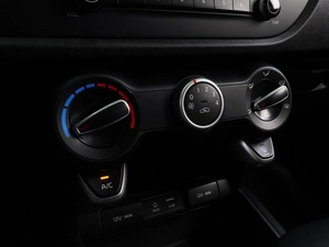 Седан Kia Rio 2018 года, 1399000 рублей, Воронеж