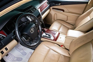 Седан Toyota Camry 2013 года, 1599000 рублей, Сургут