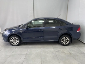 Седан Volkswagen Polo 2015 года, 947000 рублей, Красноярск