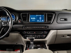 Минивэн Kia Carnival 2019 года, 2690000 рублей, Красноярск
