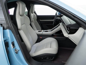 Седан Porsche Taycan 2021 года, 6498999 рублей, Москва