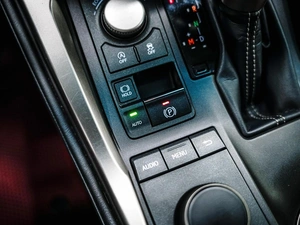 Внедорожник Lexus NX 2017 года, 3300000 рублей, Красноярск