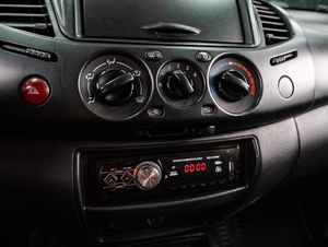 Пикап Mitsubishi L200 2015 года, 1229000 рублей, Тюмень