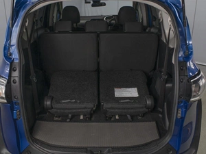 Минивэн Toyota Sienta 2019 года, 1240000 рублей, Омск