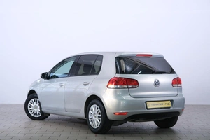Хетчбэк Volkswagen Golf 2009 года, 719000 рублей, Омск