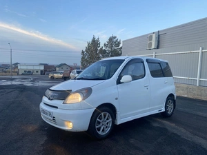 Минивэн Toyota Funcargo 2001 года, 427000 рублей, Красноярск