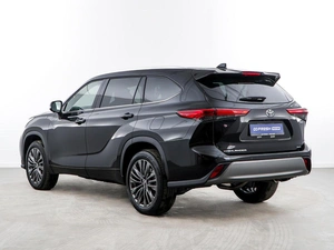 Внедорожник Toyota Highlander 2026 года, 5880046 рублей, Москва