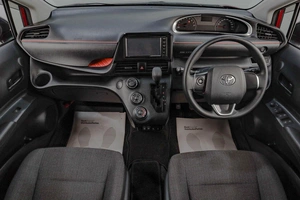 Минивэн Toyota Sienta 2019 года, 1669000 рублей, Челябинск