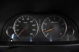 Седан Toyota Premio 2002 года, 595000 рублей, Омск