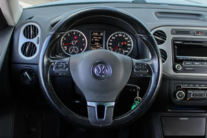 Внедорожник Volkswagen Tiguan 2015 года, 1449000 рублей, Ярославль