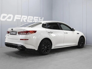 Седан Kia Optima 2018 года, 1840000 рублей, Омск