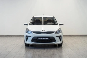 Седан Kia Rio 2017 года, 1179000 рублей, Саратов