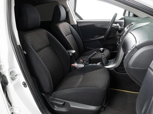 Седан Toyota Corolla 2011 года, 919000 рублей, Тюмень