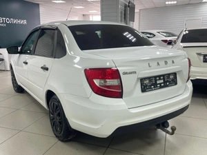 Седан ВАЗ (LADA) Granta 2018 года, 690000 рублей, Ачинск