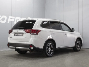 Внедорожник Mitsubishi Outlander 2013 года, 1480000 рублей, Омск