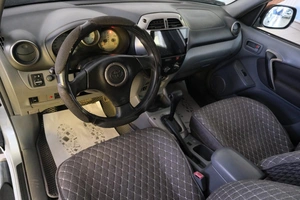 Внедорожник Toyota RAV4 2002 года, 789000 рублей, Омск