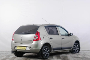 Хетчбэк Renault Sandero 2011 года, 479000 рублей, Кемерово