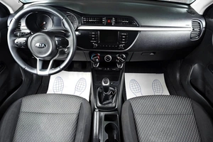 Седан Kia Rio 2017 года, 1059000 рублей, Тюмень