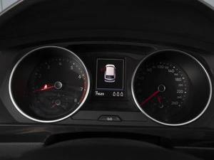 Внедорожник Volkswagen Tiguan 2018 года, 2385000 рублей, Омск