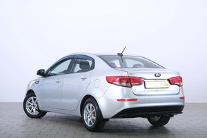 Седан Kia Rio 2017 года, 1039000 рублей, Омск