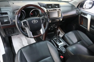 Внедорожник Toyota Land Cruiser Prado 2015 года, 4519000 рублей, Омск