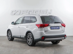 Внедорожник Mitsubishi Outlander 2018 года, 2035055 рублей, Москва