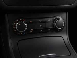 Хетчбэк Mercedes-benz B-класс 2013 года, 1329050 рублей, Москва