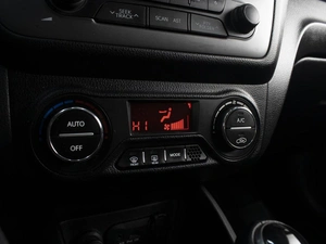 Седан Kia Rio 2013 года, 1155000 рублей, Омск