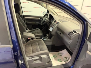 Минивэн Volkswagen Touran 2007 года, 399000 рублей, Красноярск