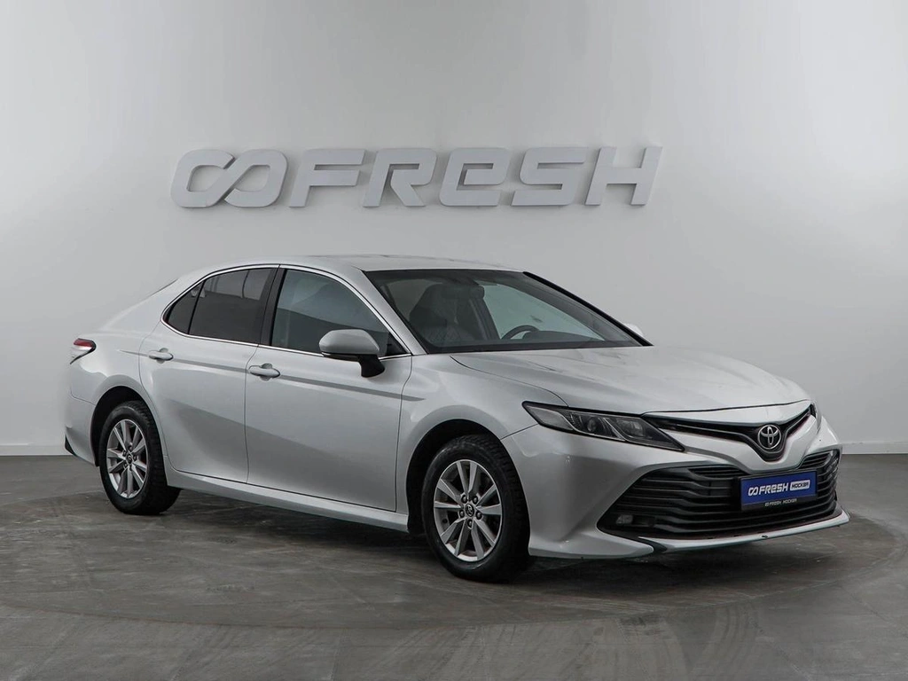 Седан Toyota Camry 2019 года, 2225055 рублей, Москва