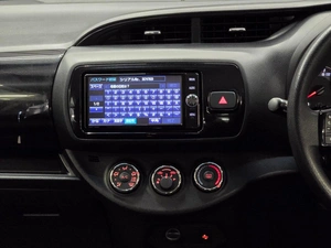 Хетчбэк Toyota Vitz 2018 года, 1089000 рублей, Красноярск