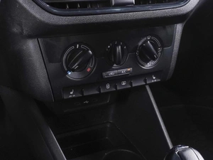 Лифтбек Volkswagen Polo 2020 года, 1600000 рублей, Ростов-на-Дону