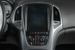 Седан Opel Astra 2012 года, 739000 рублей, Тюмень