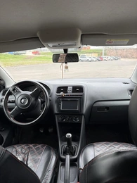Седан Volkswagen Polo 2012 года, 620000 рублей, Красноярск