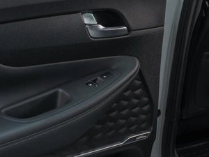 Внедорожник Hyundai Santa Fe 2018 года, 2599000 рублей, Сургут