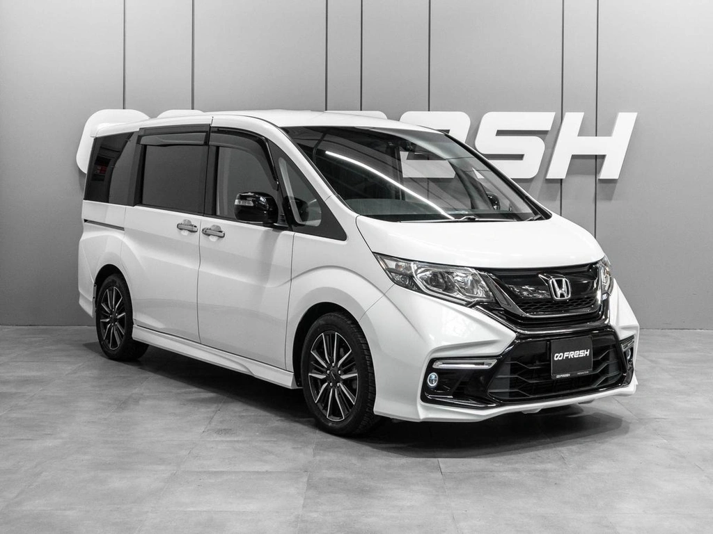 Минивэн Honda Stepwgn 2017 года, 2299000 рублей, Тюмень