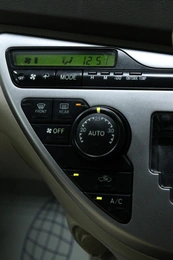 Минивэн Toyota Isis 2008 года, 998000 рублей, Солонцы